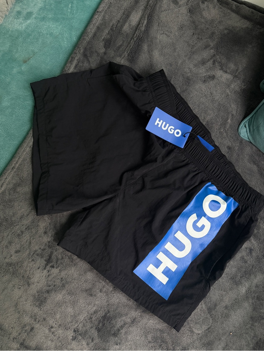 HUGO BOSS Men's Drawstring
HUGO Swim Shorts medium Black White & Blue Logo NEW